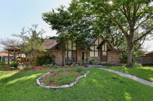 2011 Forestwood Dr, Richardson, TX 75081-2144