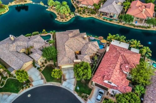 9 Loch Ness Lake Ct, Rancho Mirage CA  92270-5811 exterior