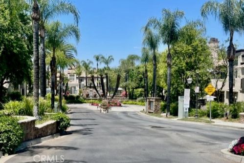 24159 Del Monte Dr, Santa Clarita, CA 91355-3887