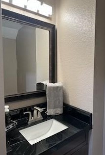 780 New Bridge Dr, Uhland TX  78640-5542 exterior