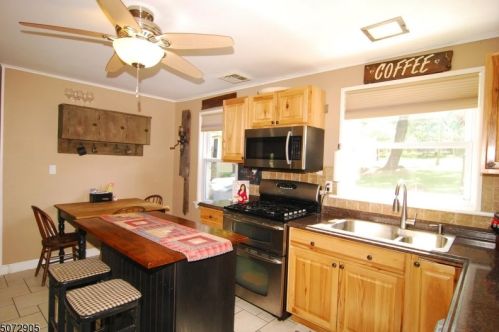 165 Belvidere Ave, Oxford NJ  07863-3010 exterior