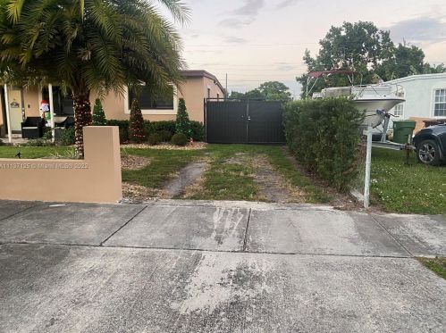 621 60th St, Hialeah, FL 33013-1134