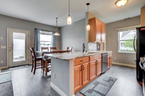 4704 Trumhall Dr, Darbydale OH  43123-8127 exterior