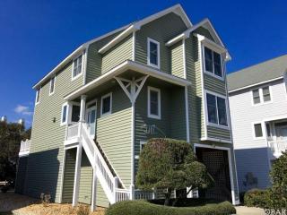 17 Sailfish Dr, Fort Raleigh City, NC 27954-9410