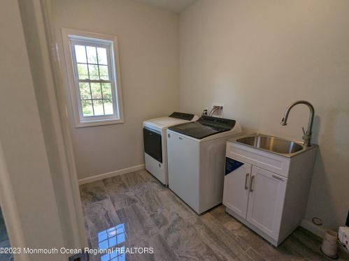 1 Babcock Ln, Willingboro NJ  08046-1603 exterior