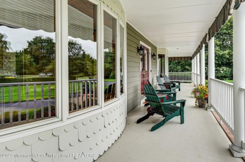 515 Seven Bridges Rd, Little Silver NJ  07739-1742 exterior