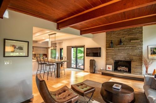 308 Mercer Rd, Greenville PA  16125-7802 exterior