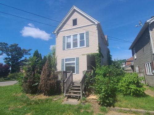 1703 5th Ave, Beaver Falls, PA 15010-4030