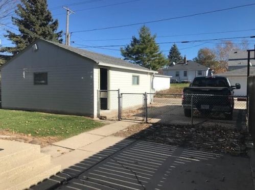 3584 20th St, Milwaukee, WI 53221-1509