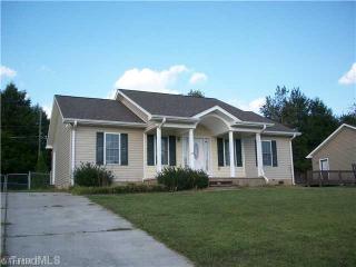105 Mccleskey Dr, Footsville, NC 27055-7621