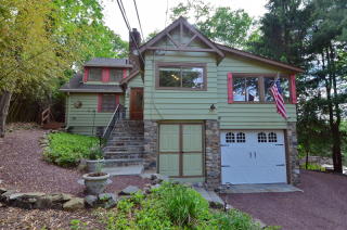 2 Glenside Ter, Sparta, NJ 07871-1211