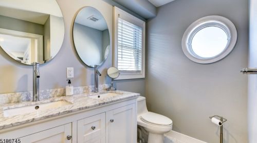 5 Fort Ave, Pelican Island NJ  08751-1512 exterior