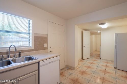 1200 Hampton St, Tucson AZ 85712-2313 exterior