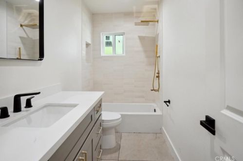 8042 Irvine Ave, North Hollywood CA  91605-1646 exterior