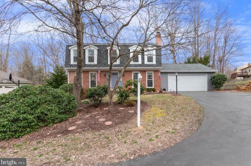 12877 Valleywood Dr, Woodbridge, VA 22192-3369