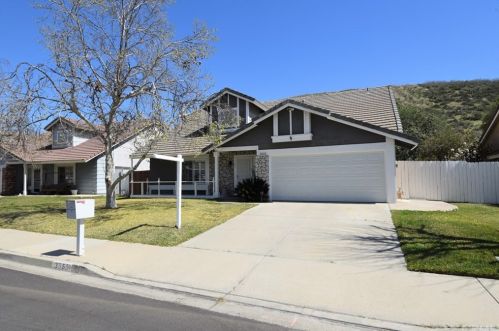 3555 Cherry Blossom Ln, Lake Elsinore CA  92530-1844 exterior