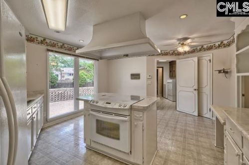 1104 Baywater Dr, Cayce-West Columbia SC  29170-3119 exterior