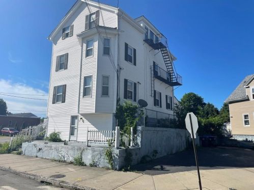 75 Prudence Ave, Providence RI  02909-5436 exterior