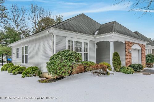 12 Silverwoods Dr, Lakewood, NJ 08701-7515