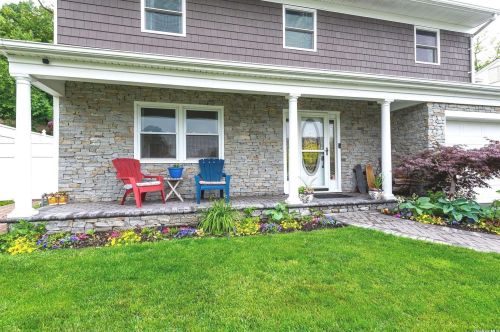 7 Allen Dr, Matinecock, NY 11560-1201