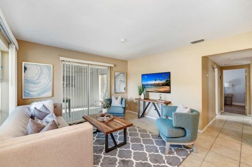 2811 Arc Dr, Orlando, FL 32826-3310