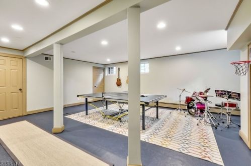 42 Warren Ct, South Orange NJ  07079-2336 exterior