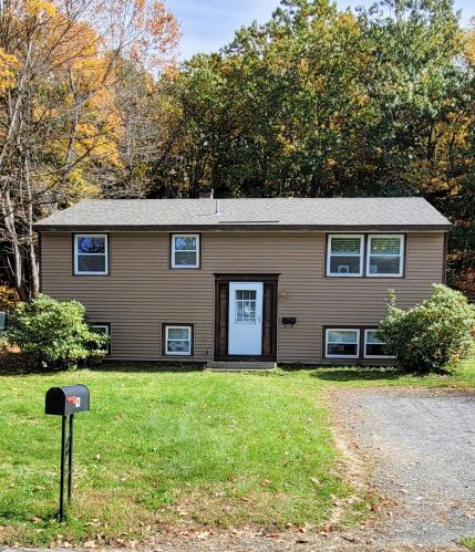 63 Sullivan St, Keene, NH 03431-2075