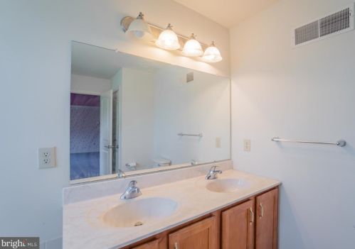 2054 Canyon Creek Rd, Gilbertsville PA  19525-7000 exterior