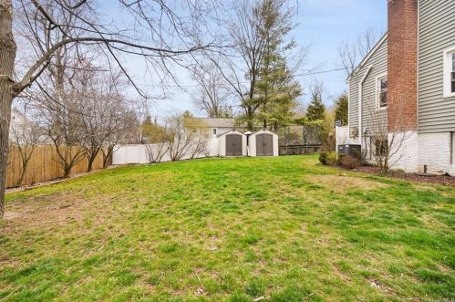 106 Halyan Rd, Yorktown Hgts NY  10598-4304 exterior