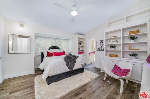 22733 De Kalb Dr, Calabasas CA  91302-4805 exterior