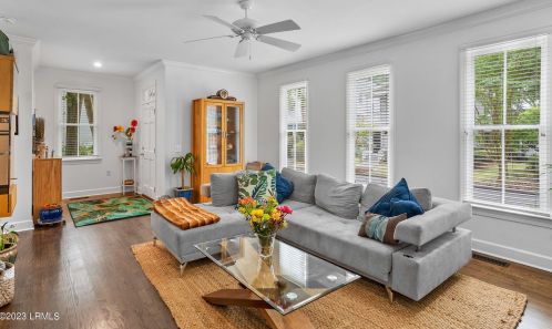 121 Bartram Dr, Beaufort SC  29902-5700 exterior