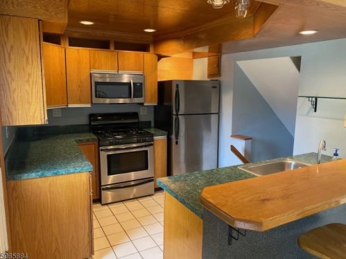 27 Clinton Pl, Morristown, NJ 07960-6805