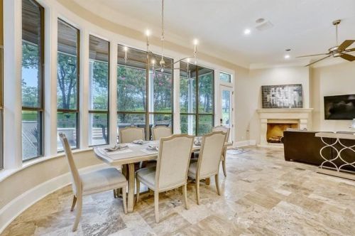 4700 Tour 18 Dr, Lewisville TX  75022-6450 exterior