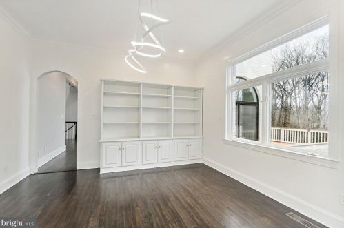 209 River Bend Rd, Great Falls VA  22066-4141 exterior