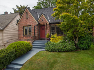 7745 Mary Ave, Seattle, WA 98117-4229