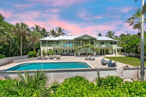 130 Beach Rd, Hobe Sound, FL 33455-2111