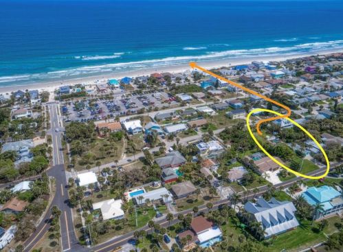 4223 Peninsula Dr, Daytona Beach, FL 32127-6617