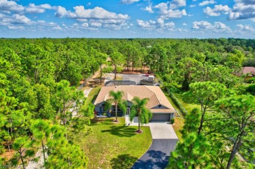 4910 40th St, Naples, FL 34120-3282