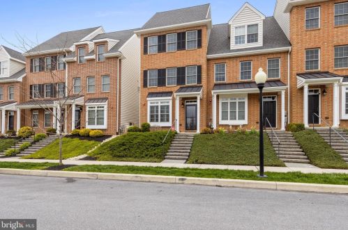 611 Mulberry St, Kennett Sq, PA 19348-3274
