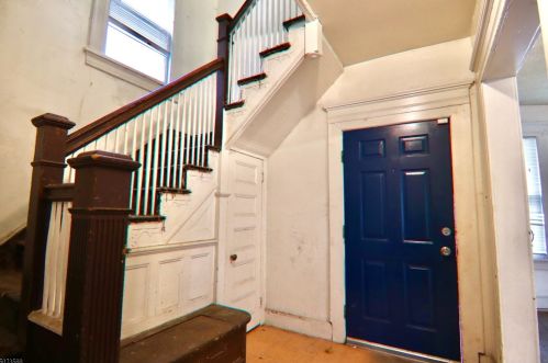 13 Essex St, East Orange NJ  07017-1305 exterior