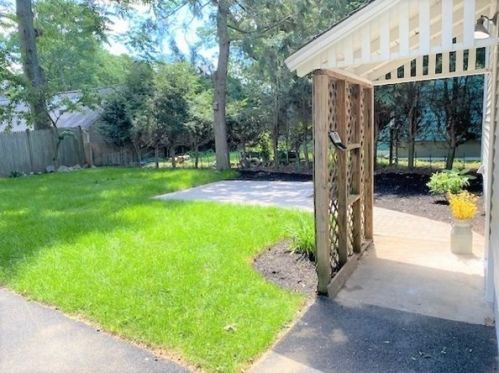 12 Maine Ave, Natick MA  01760-2219 exterior