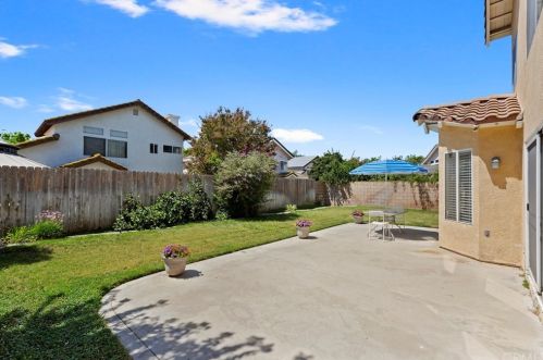 6847 Stone Pine Ct, Chino CA  91710-7414 exterior