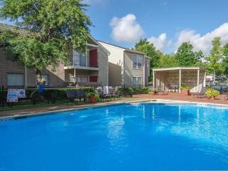 5915 Flintlock Rd, Houston TX  77040-5131 exterior