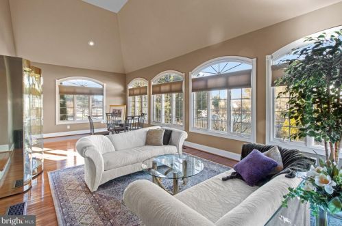 175 Edwards Dr, Southampton PA 18966-1174 exterior