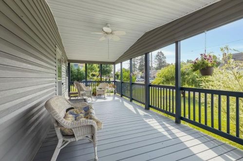 1806 8th St, Beaver Falls PA  15010-2808 exterior