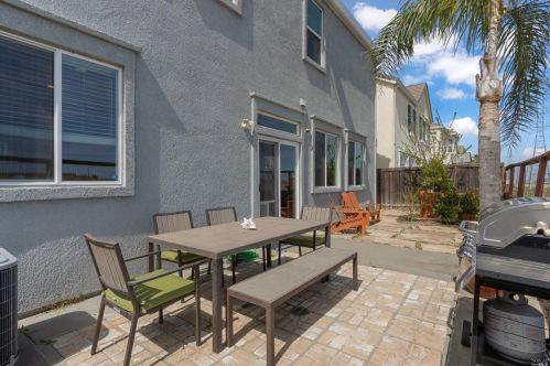 915 Mayport Dr, West Pittsburg CA  94565-4494 exterior