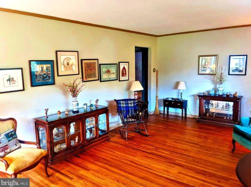 623 Crescent Ave, Lansdale PA 19446-3203 exterior