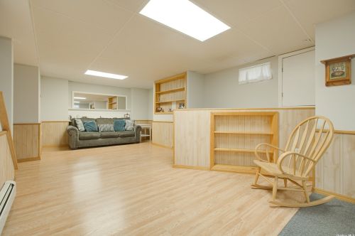 81 Drew Dr, Eastport NY  11941-1334 exterior