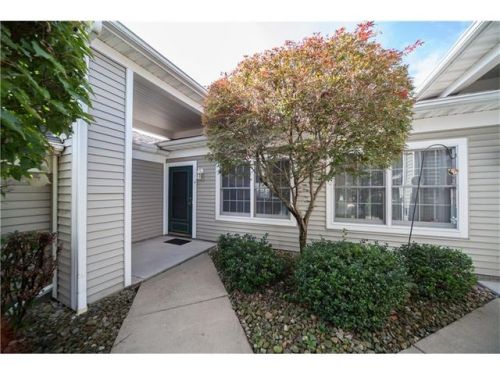 8 Golfwood Dr, Hermitage, PA 16148-3954