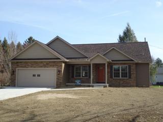 1419 Spring Lake Dr, Erie PA  16505-2732 exterior